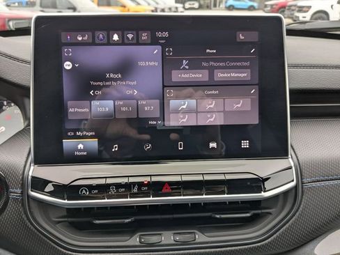 Used 2025 Jeep Compass Latitude w/ Altitude Special Edition image 31