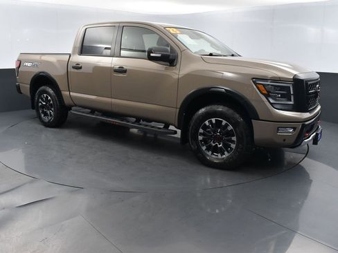 Used 2023 Nissan Titan PRO-4X w/ Pro-4x Convenience Package image 3