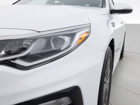 Used 2020 Kia Optima LX FWD image 12