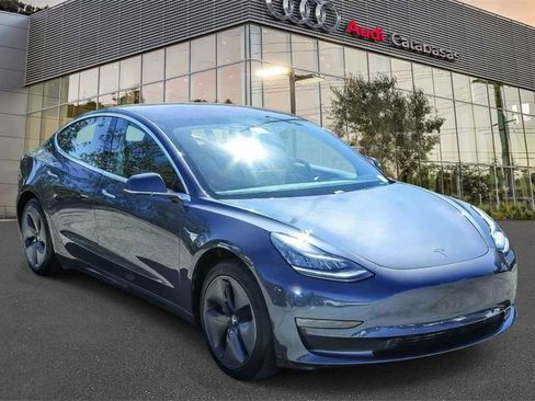 Used 2018 Tesla Model 3 Mid Range image 5