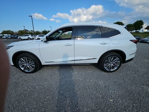 Used 2024 Acura MDX w/ Advance Package AWD/4WD image 2