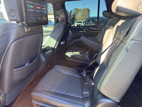 Used 2023 Cadillac Escalade V image 10