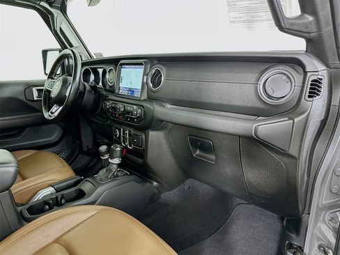 Used 2021 Jeep Wrangler Unlimited Sahara image 28