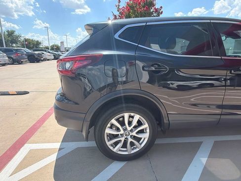 Used 2022 Nissan Rogue Sport S FWD image 6