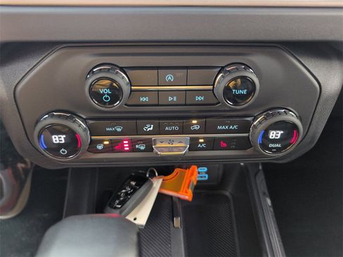 New 2025 Ford Bronco Outer Banks image 25