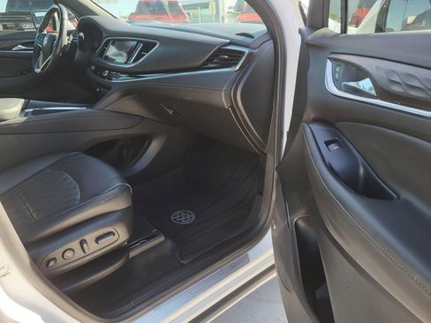Used 2023 Buick Enclave Avenir w/ Avenir Technology Package image 8