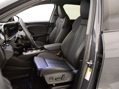 Used 2025 Audi Q6 e-tron Premium Plus w/ Premium Plus image 5