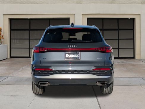 Used 2025 Audi Q5 2.0T Premium w/ Convenience Package image 5