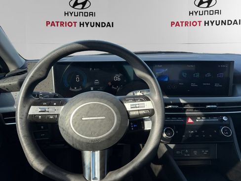 Used 2025 Hyundai Sonata SEL FWD image 10