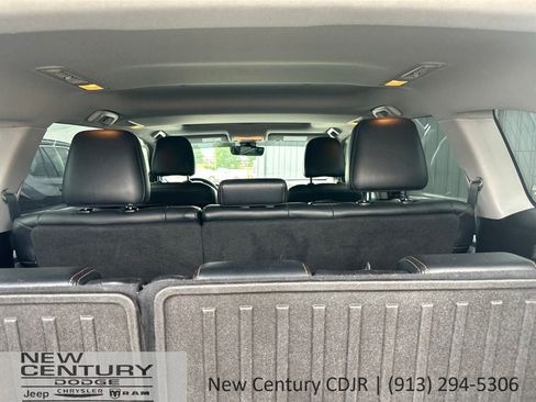 Used 2018 Toyota Highlander XLE AWD/4WD image 16