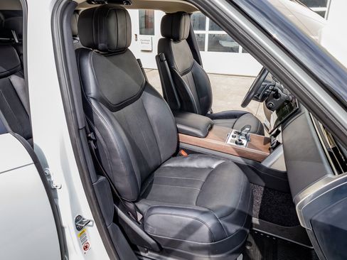 Used 2023 Land Rover Range Rover Long Wheelbase SE image 29