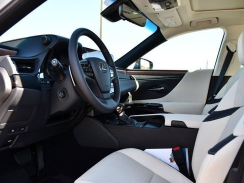 New 2025 Lexus ES 350 w/ Premium Package image 12