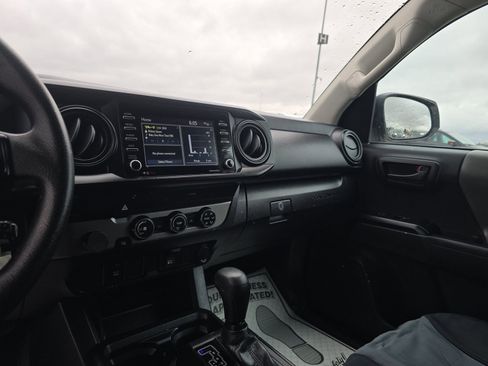 Used 2022 Toyota Tacoma SR image 10