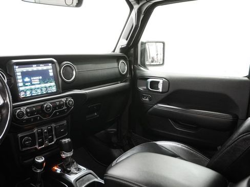 Certified 2022 Jeep Wrangler Unlimited Sahara w/ Cold Weather Group image 17