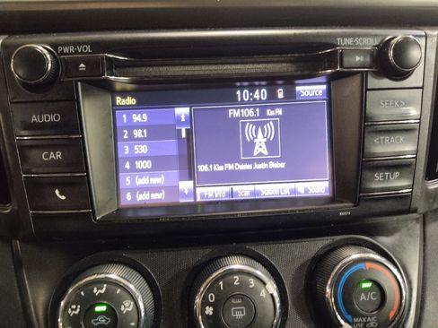 Used 2018 Toyota RAV4 LE w/ All Weather Liner Package FWD image 25