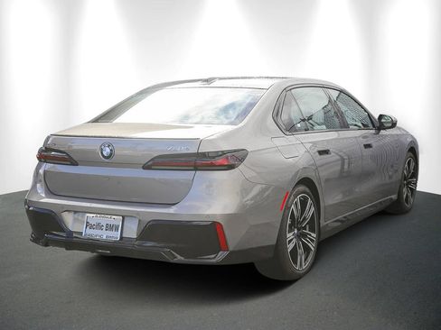 Used 2026 BMW 750e xDrive AWD/4WD image 6