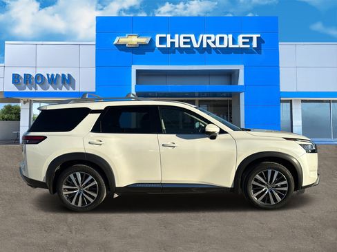 Used 2022 Nissan Pathfinder Platinum w/ Cargo Package image 2