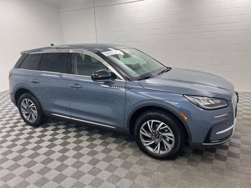 Certified 2025 Lincoln Corsair AWD image 4