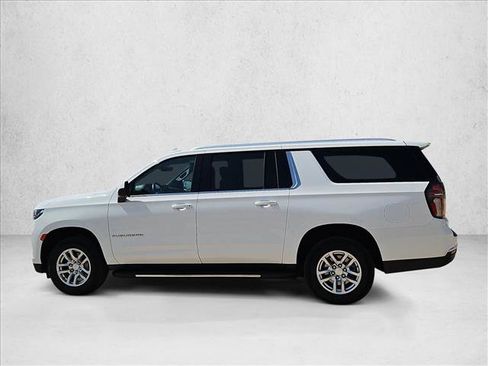 Certified 2024 Chevrolet Suburban LT AWD/4WD image 9