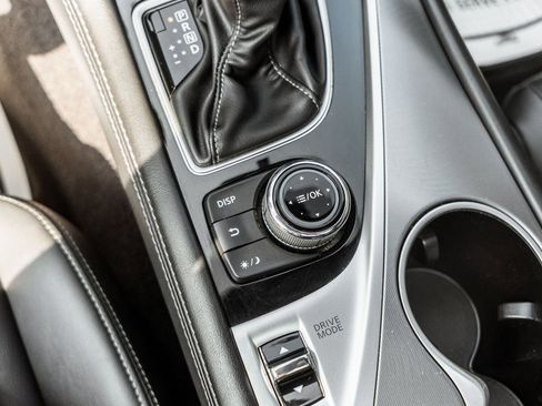 Used 2018 INFINITI Q60 3.0t Luxe image 9