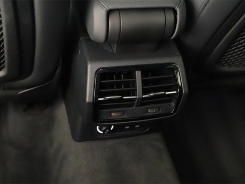 Used 2020 Audi Q3 2.0T Premium Plus w/ Premium Plus Package image 22