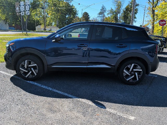 Used 2025 Nissan Kicks SV w/ Illumination Package FWD image 7