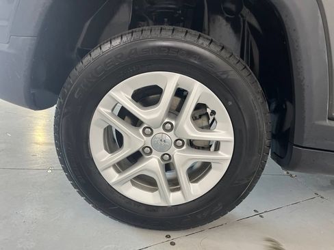Used 2018 Jeep Compass Sport w/ Cold Weather Group AWD/4WD image 13