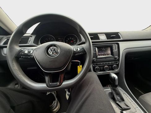 Used 2016 Volkswagen Passat 1.8T S FWD image 10