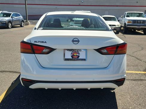 Used 2025 Nissan Altima 2.5 SV FWD image 4