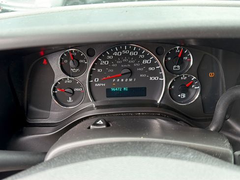 Used 2020 Chevrolet Express 3500 w/ Driver Convenience Package RWD image 8