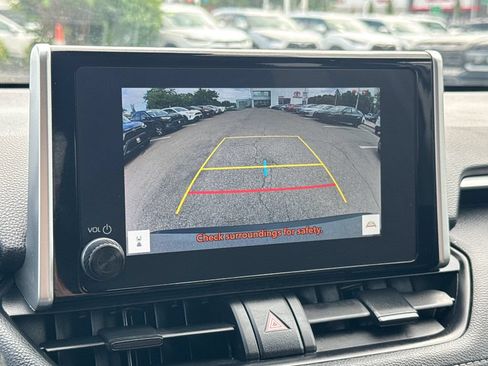 Used 2025 Toyota RAV4 XLE AWD/4WD image 24