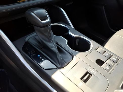 Used 2023 Toyota Highlander XLE image 20