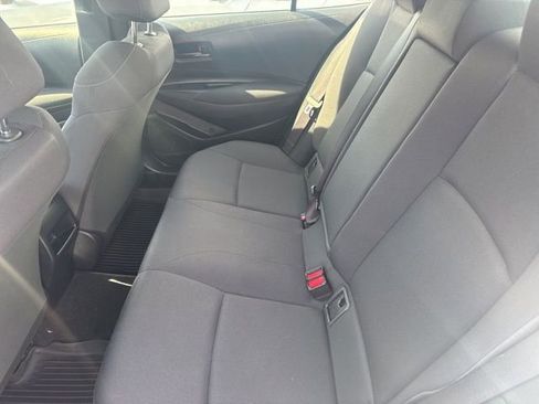 Used 2022 Toyota Corolla LE image 9
