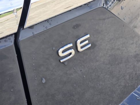 New 2026 Volkswagen Atlas SE image 8