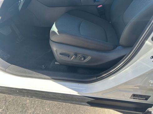 Used 2025 Toyota RAV4 XLE w/ Convenience Package image 22