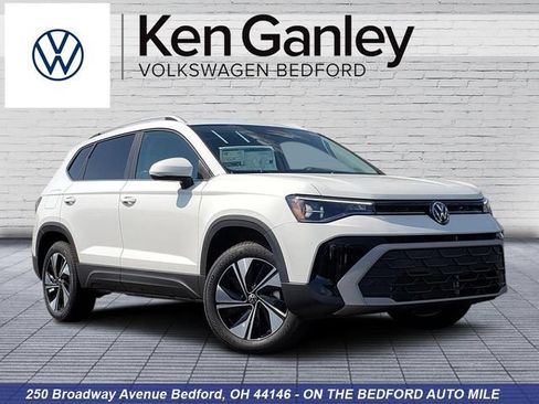 New 2026 Volkswagen Taos SE AWD/4WD image 1