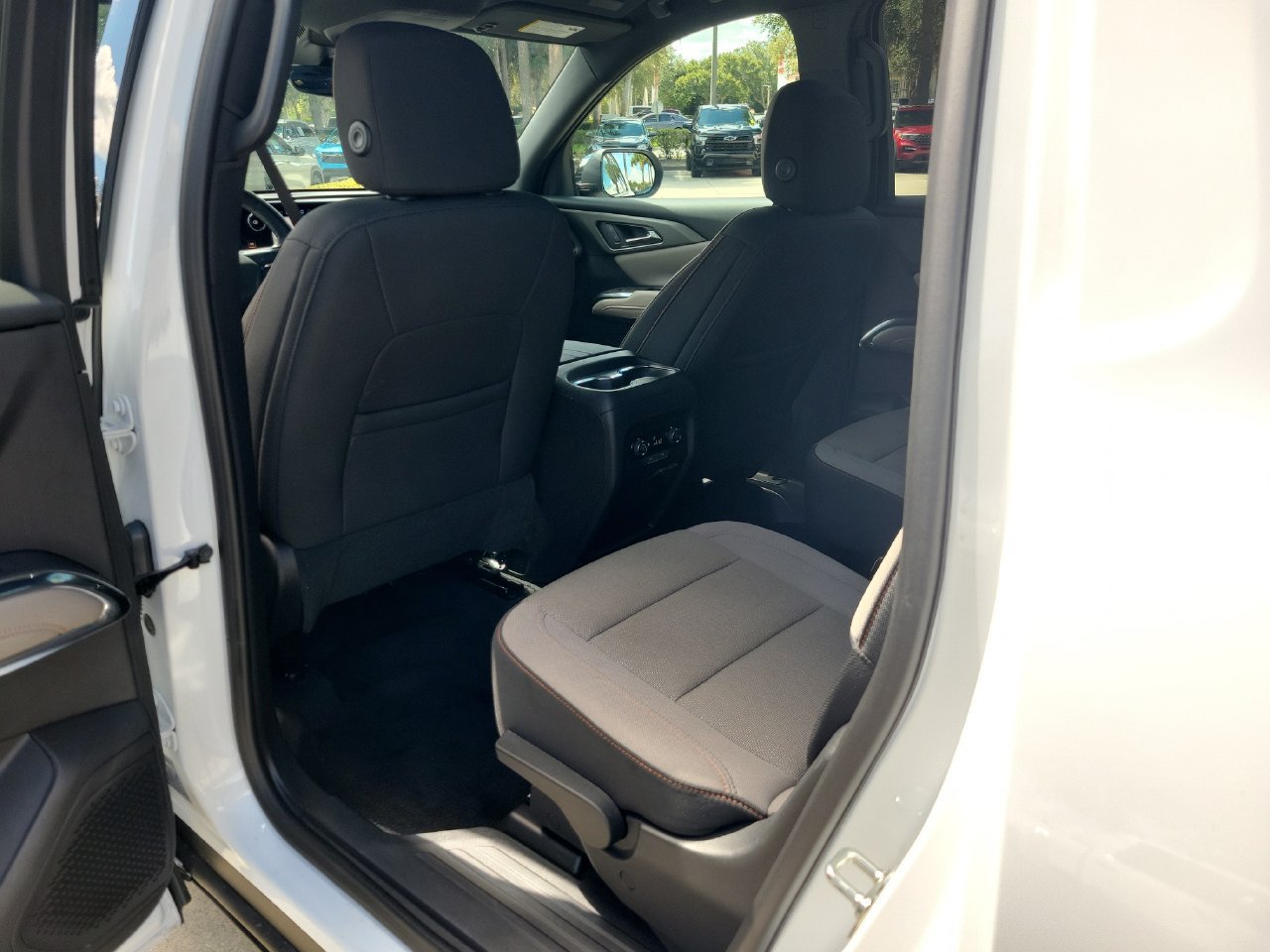 Certified 2026 Chevrolet Traverse LT w/ Driver Confidence Package FWD image 9