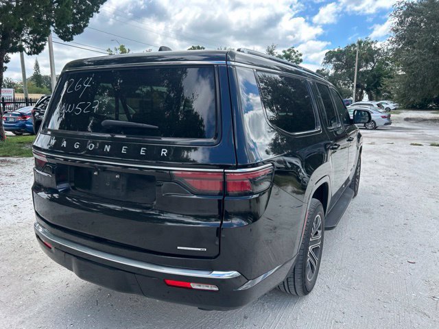 Used 2024 Jeep Wagoneer L Series II w/ Flexible Seating Group AWD/4WD image 4