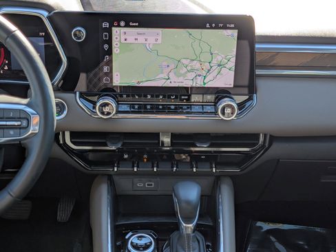 Used 2024 GMC Canyon Denali image 30