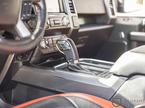 Used 2019 Ford F150 Lariat w/ Equipment Group 502A Luxury AWD/4WD image 21