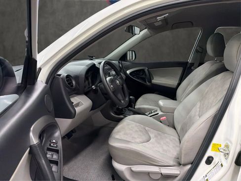 Used 2012 Toyota RAV4 4WD w/ Value Pkg image 12