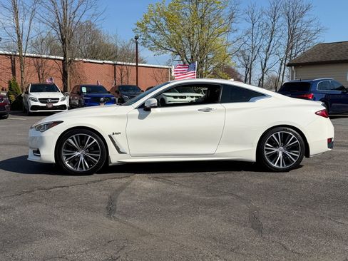 Used 2018 INFINITI Q60 3.0t Luxe w/ Sensory Package 3.0T Luxe RWD image 2