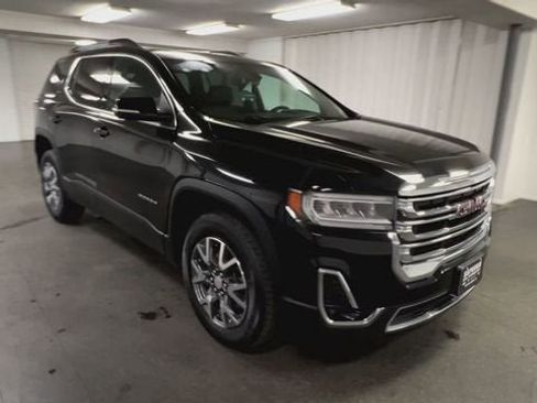 Certified 2023 GMC Acadia SLT image 2