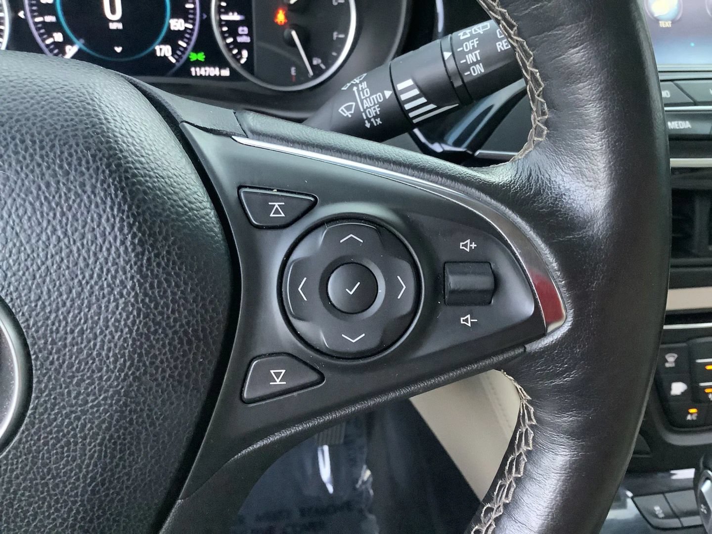 Used 2016 Buick Envision Premium AWD/4WD image 37