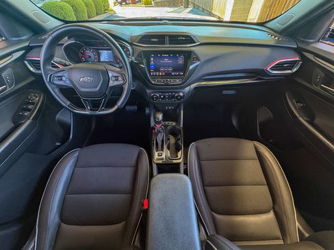 Used 2023 Chevrolet TrailBlazer RS w/ Convenience Package FWD image 30