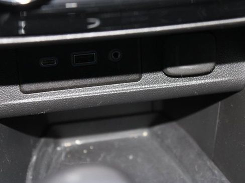 Certified 2022 Buick Encore GX Essence image 25