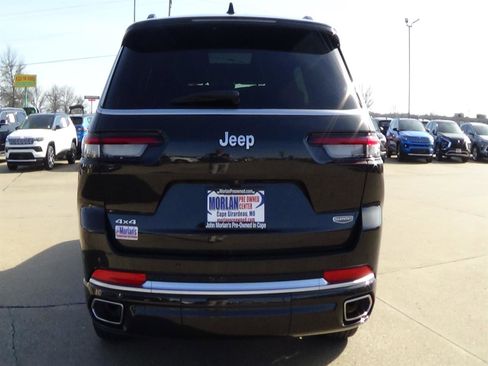 Certified 2024 Jeep Grand Cherokee L Summit w/ Luxury Tech Group V image 7