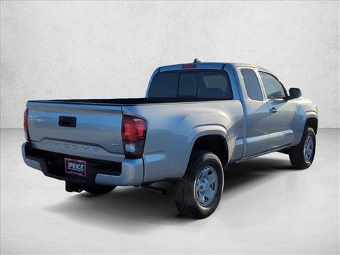 Used 2022 Toyota Tacoma SR image 5