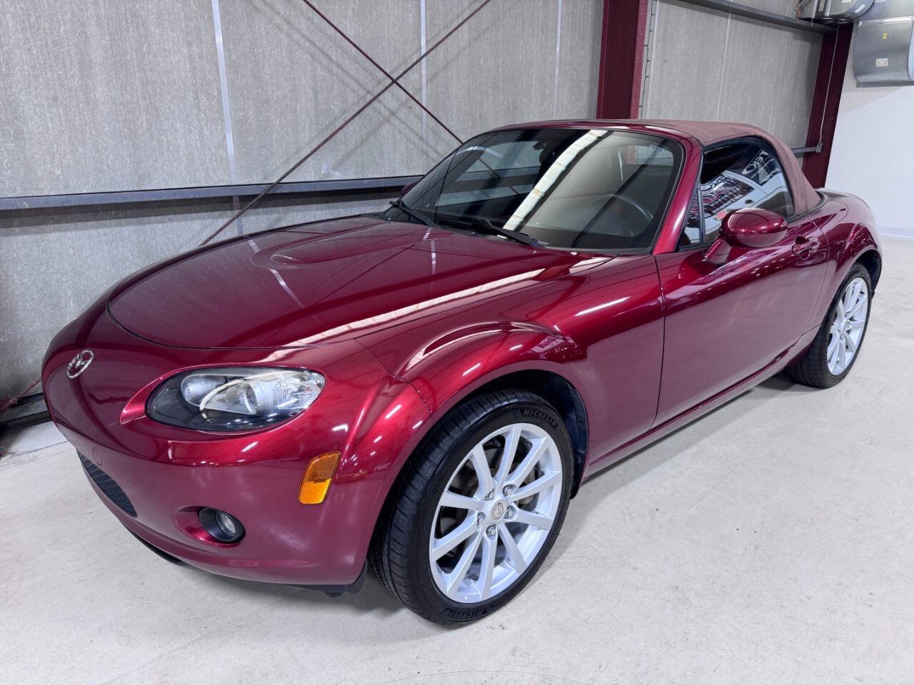 Used 2007 MAZDA MX-5 Miata Grand Touring w/ Premium Pkg RWD image 15