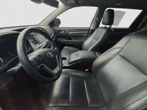 Used 2019 Toyota Highlander Limited Platinum AWD/4WD image 5
